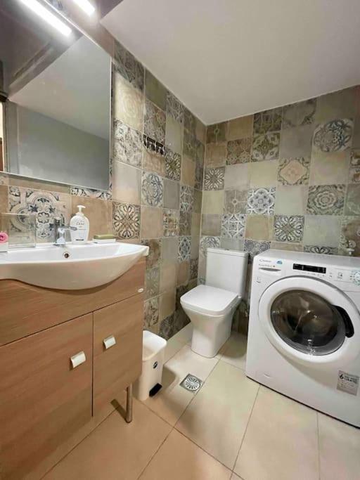 Kato Patisia Studio With Balcony Athens Ngoại thất bức ảnh